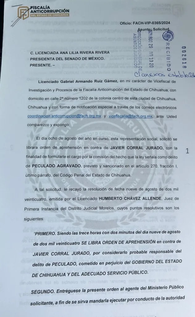 Javier Corral, con orden de aprehensión por peculado, rinde protesta como senador, adquiriendo fuero constitucional