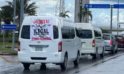 Los manifestantes, que aseguran que Uber opera de manera ilegal en zonas federales como el aeropuerto