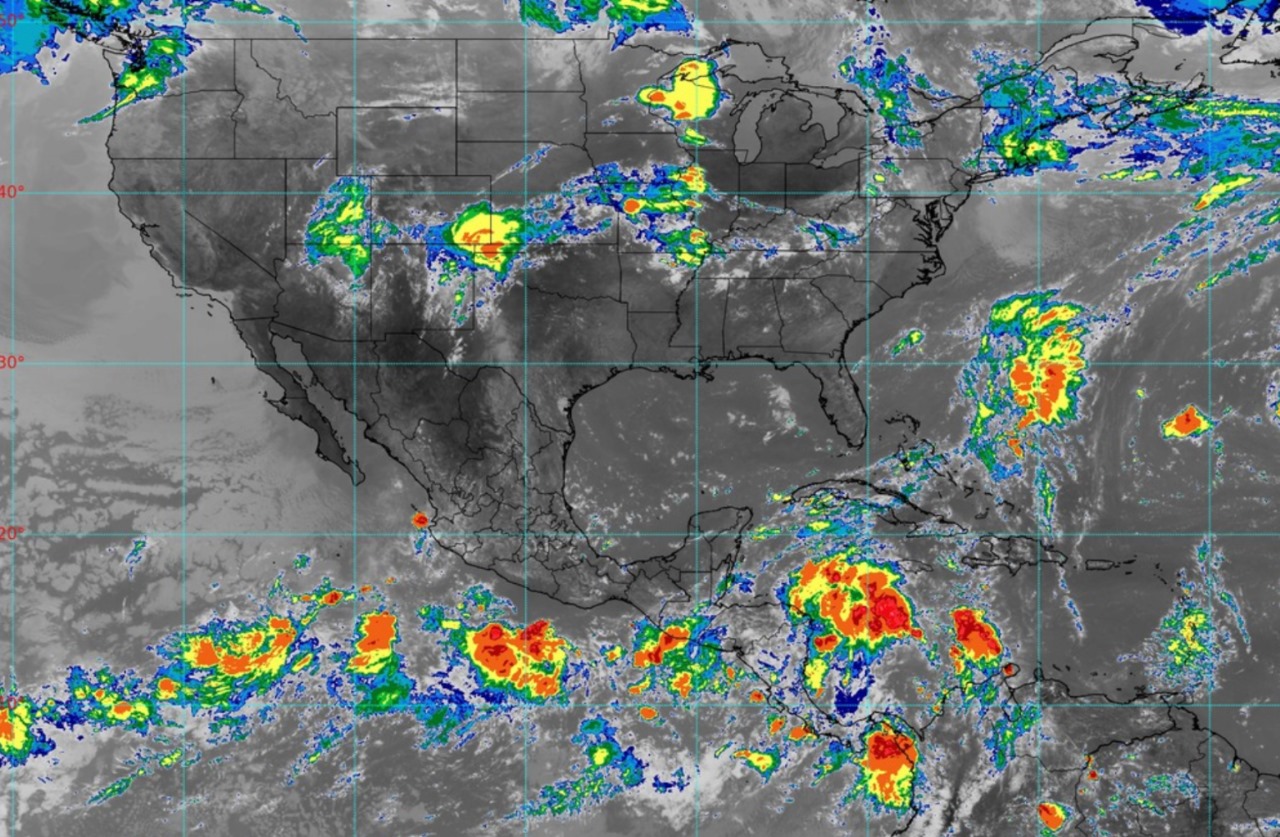 Se pronostican intensas lluvias en 16 estados de México debido a cinco fenómenos meteorológicos, alertan por encharcamientos e inundaciones.