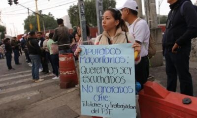 Trabajadores del Poder Judicial bloquean accesos a la Cámara de Diputados en protesta contra la reforma judicial de Morena.