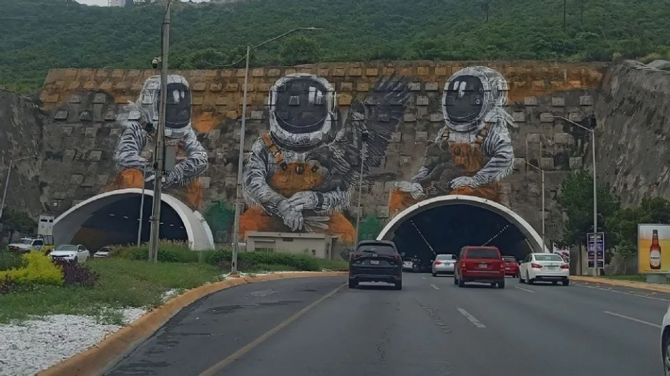 Luego del desprendimiento de concreto que puso en riesgo a decenas de autos, esta mañana volvió a la normalidad.