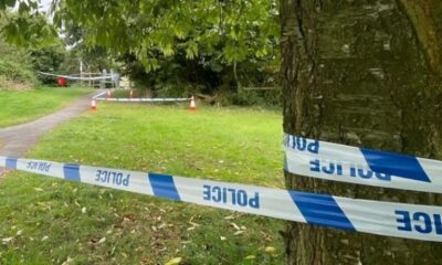 Cinco niños detenidos por el asesinato de un anciano de 80 años en Leicester. El ataque ocurrió mientras la víctima paseaba en un parque.