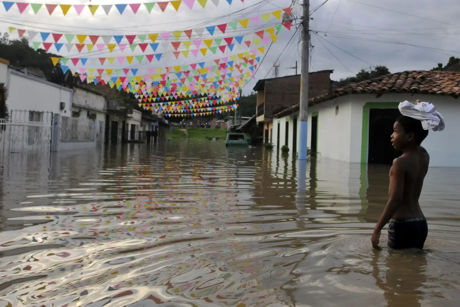 “La Niña”, se caracteriza por el enfriamiento de las aguas superficiales del océano Pacífico, provoca cambios en los patrones de viento, presión y lluvias a nivel mundial.