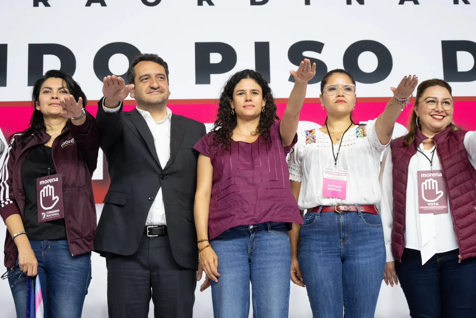 En el mismo evento, Andrés Manuel López Beltrán, hijo del presidente Andrés Manuel López Obrador, fue elegido como secretario de Organización del partido.