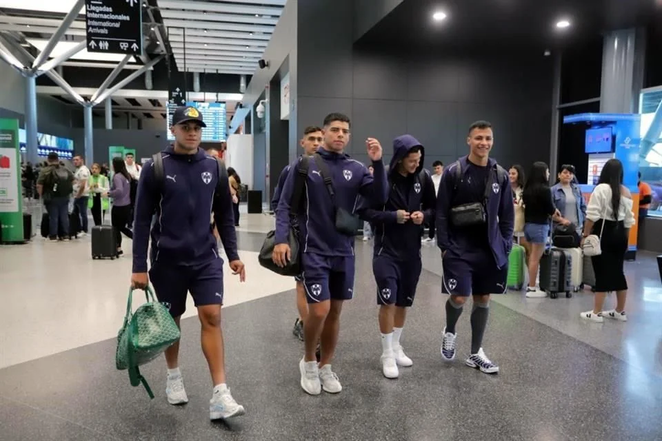 Rayados viajó a San Antonio para el Clásico amistoso ante Tigres, con ausencias por lesiones y convocatorias internacionales.