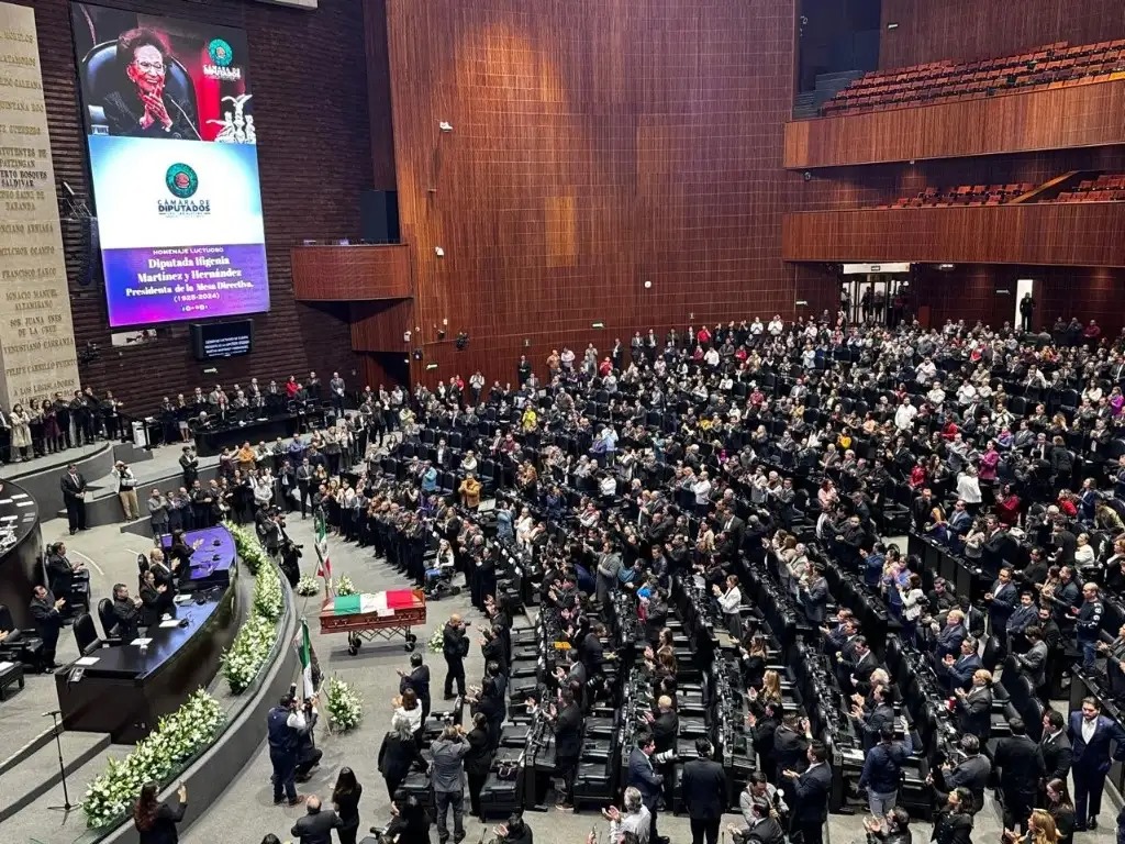 La Cámara de Diputados rindió homenaje a Ifigenia Martínez, destacada economista y política mexicana, quien falleció a los 94 años.