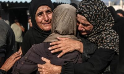 La cifra de muertos en Gaza supera los 42,000 tras intensos bombardeos israelíes, la mayoría mujeres y niños, según autoridades.