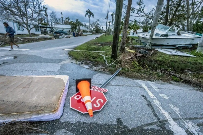 El huracán Milton tocó tierra el miércoles 9 de octubre en Siesta Key, cerca de Sarasota, con vientos sostenidos de 205 km/h, alcanzando la categoría 3.