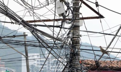 Monterrey retira cables en desuso en la colonia Tecnológico; se eliminarán 8,000 metros de cableado en cuatro días para reducir contaminación visual.