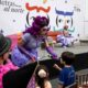 Drag Queens logran presentar cuentos infantiles en la FIL Monterrey tras polémica del año pasado, promoviendo inclusión y diversidad cultural.