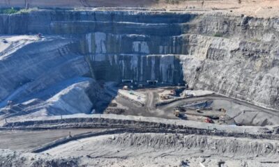 El accidente, que cobró la vida de 10 trabajadores, se produjo cuando los mineros perforaron accidentalmente un orificio que provocó la inundación del sitio por agua acumulada en un yacimiento vecino.