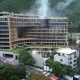 Incendio en el edificio Akumal en San Pedro desaloja a 203 personas; no se reportan lesionados. Autoridades investigan la causa.