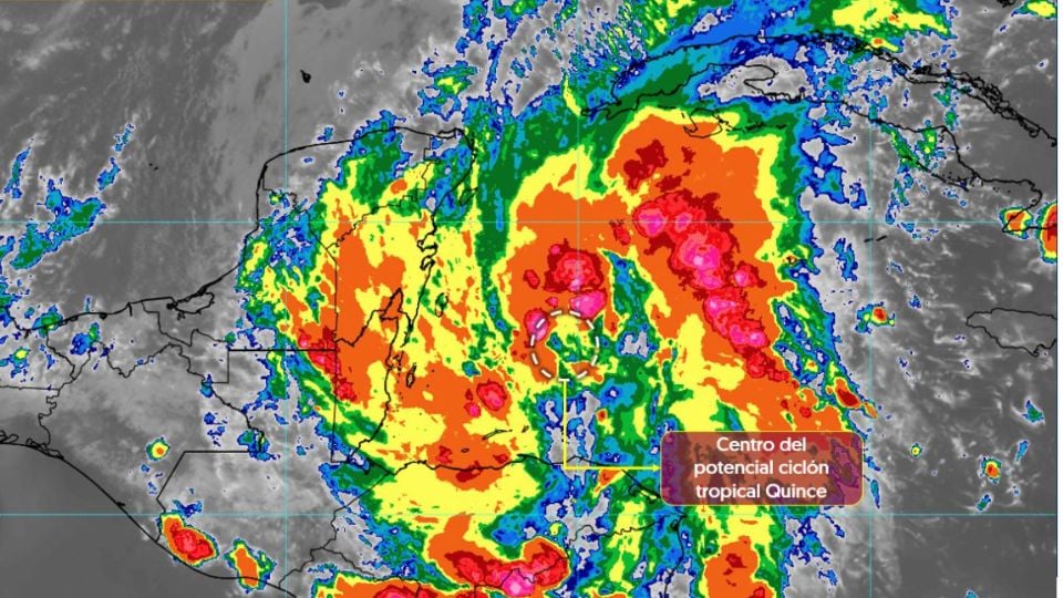 El ciclón Quince tocará tierra en Quintana Roo y Belice el sábado, generando lluvias torrenciales y fuertes vientos en el sureste mexicano.