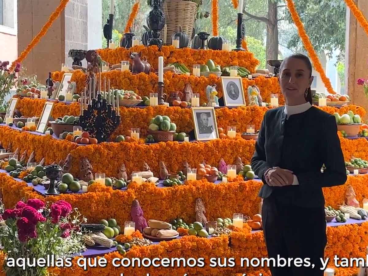 La presidenta de México destacó que el Día de Muertos es una tradición fundamental en México.