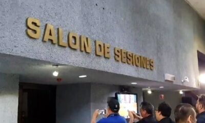 Alarma de incendio interrumpe comparecencia en el Congreso; resultó falsa alerta y sesión se reanudó tras momentos de incertidumbre.