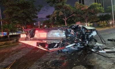 Vuelco de Cybertruck en Guadalajara deja una joven grave; tres personas quedaron atrapadas y fueron rescatadas por bomberos