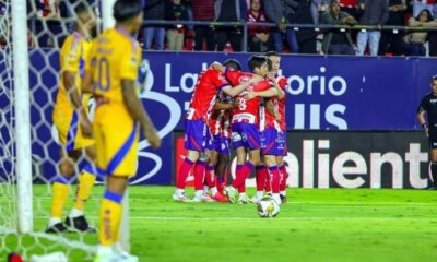 San Luis los vence 3-0 en Cuartos de Final. Defensa felina mostró fragilidad; autogol y doblete de Vitinho complican la serie.