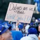 El centro de Los Ángeles se tiñó de azul con miles de aficionados que llenaron las calles desde temprano para ver de cerca a sus campeones.