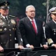 AMLO recibe seguridad mínima de Sedena en su casa en Palenque; Sheinbaum destaca su diferencia con expresidentes que viven en el extranjero.