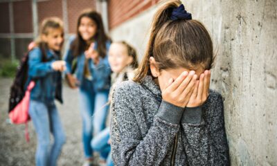 Una de las principales estrategias para prevenir el acoso escolar es fomentar una cultura de respeto y empatía dentro del aula.