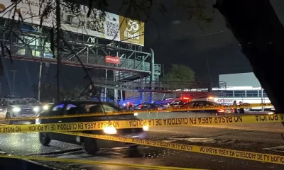 Hombre de 30 años pierde la vida tras colgarse de un puente peatonal en Guadalupe; el hecho causó caos vial en Miguel Alemán.