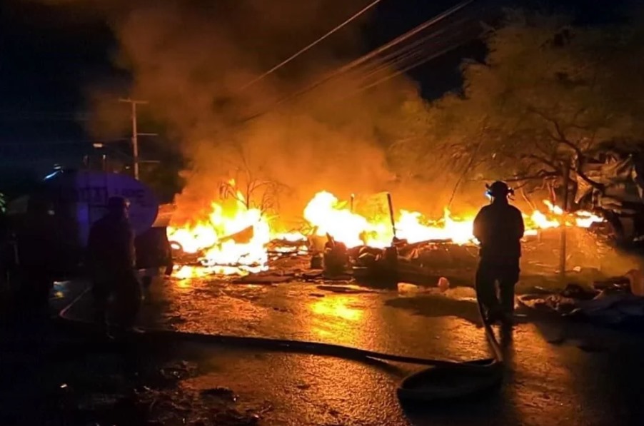 Incendios en Navidad dejaron 15 siniestros, una persona fallecida y cuatro intoxicadas; pirotecnia sería la principal causa.