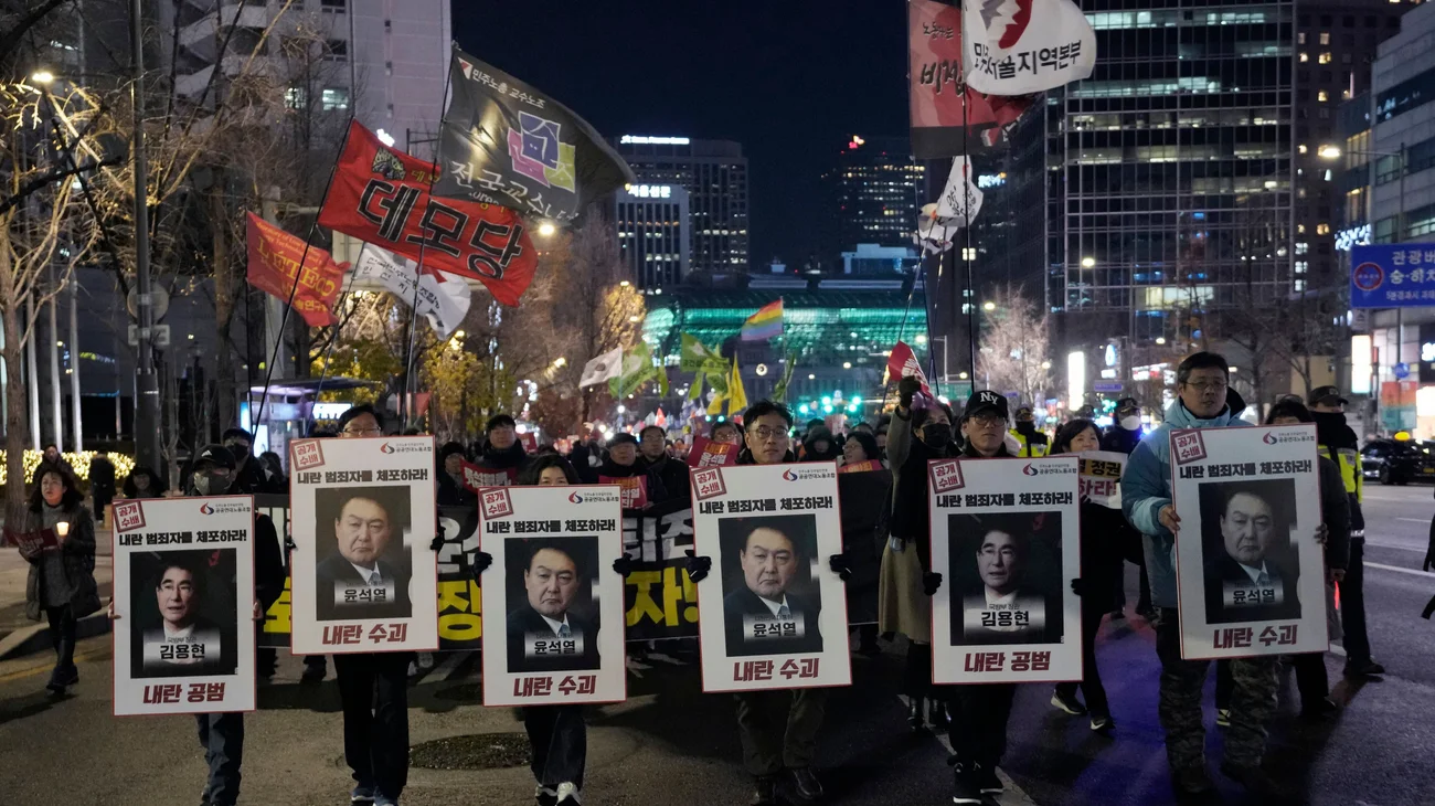 El líder del Partido del Poder Popular de Corea del Sur, Han Dong-hun, apoya el juicio contra Yoon Suk Yeol por imponer la ley marcial.