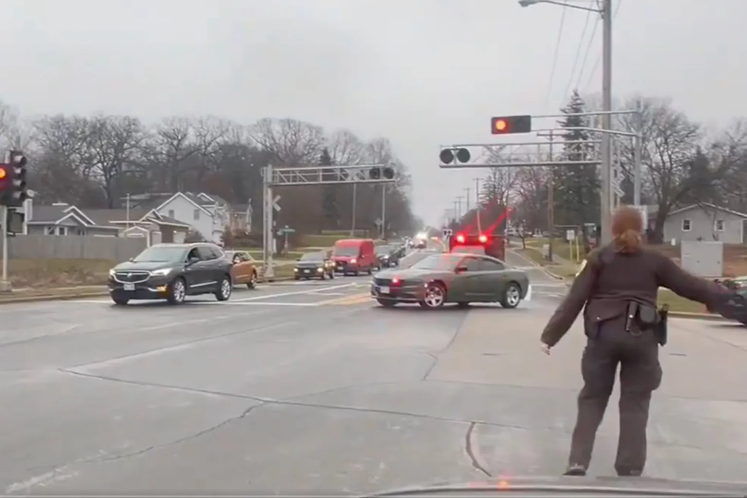 Tiroteo en la escuela cristiana Abundant Life en Madison deja tres muertos y siete heridos; el presunto responsable también falleció.