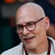 Villeneuve predice el fin de Checo Pérez en la F1 y señala a Tsunoda como el primer piloto en abandonar en 2025. Debate encendido.