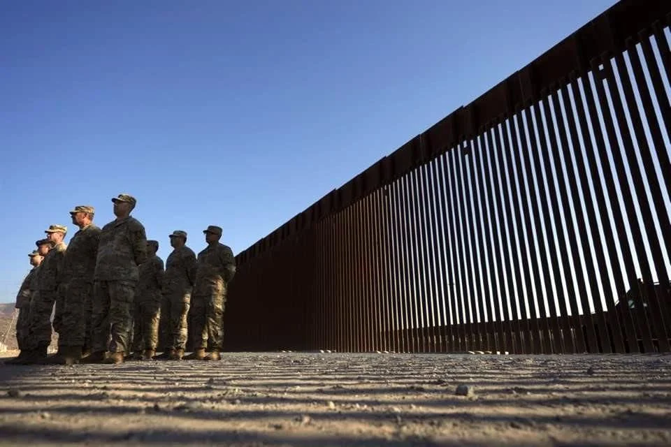 Actualmente, alrededor de 6,700 elementos ya patrullan la franja limítrofe, divididos entre fuerzas activas y la Guardia Nacional.