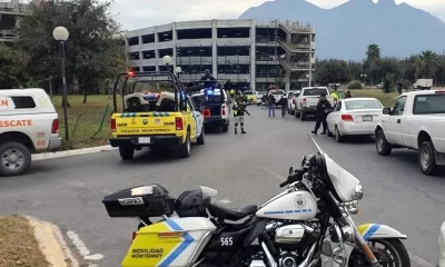 Autoridades de Monterrey atienden amenaza de artefacto explosivo en estacionamiento E-10; zona revisada y accesos bloqueados.