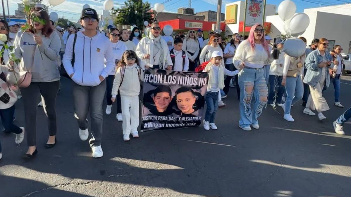 La mañana de este jueves, la comunidad estudiantil se unió en una manifestación pacífica para alzar la voz contra la inseguridad.