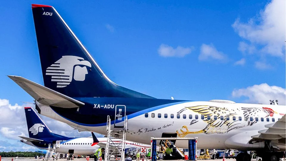 Aeroméxico lidera la puntualidad mundial con 86.7%, seguida de Saudia y Delta. Iberia Express destaca en Europa.