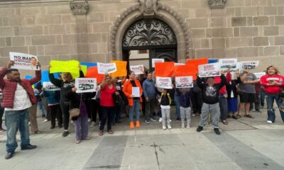 Los manifestantes colocaron una barricada y portaron carteles con consignas como “No al Tarifazo” y “Que Regrese el Incentivo”.