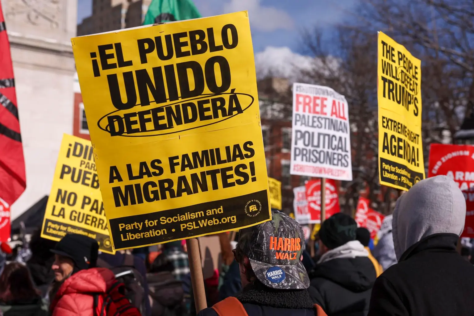 Esta medida ha sido criticada por su impacto potencial en lugares sensibles que eran considerados espacios seguros para los migrantes.