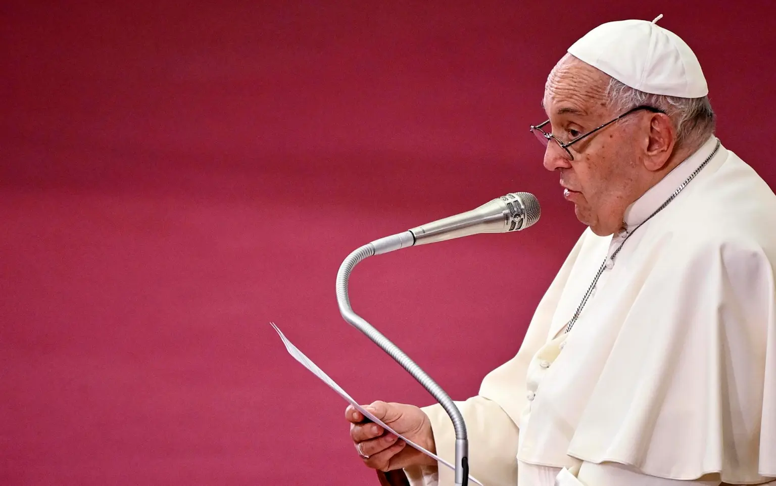 A través de un telegrama enviado por el cardenal Pietro Parolin al arzobispo de Los Ángeles el pontífice expresó su apoyo a los afectados