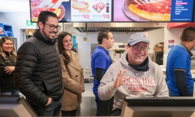 El Alcalde explicó que este programa busca abrir más puertas a la inclusión, generando una cultura de igualdad y respeto a los derechos de personas con discapacidad, y oportunidades laborales para ellas.