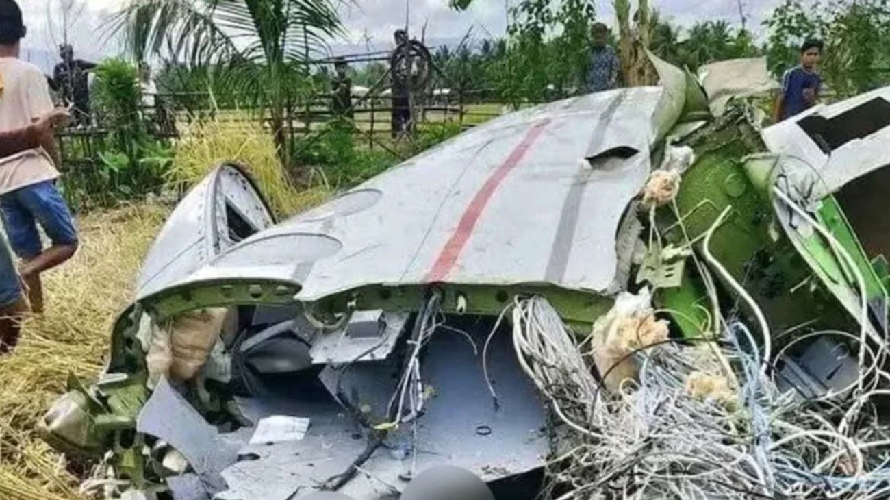 Los cuerpos de las cuatro personas, que aparentemente eran extranjeros, ya han sido recuperados de entre los restos del avión