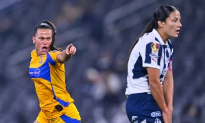 El segundo tiempo fue el escenario del show de Jacqueline Ovalle, quien con un doblete se convirtió en la segunda máxima goleadora de los clásicos regios,