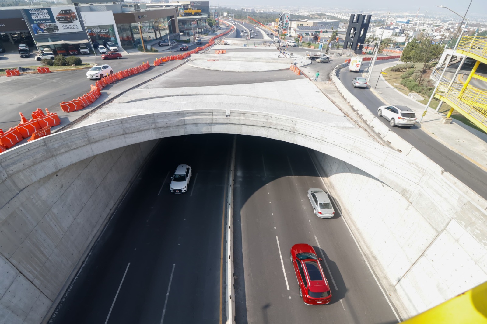 Anuncia Gobierno de Monterrey avance de 80 por ciento en los trabajos a sólo dos meses de haber retomado la construcción del complejo vial.