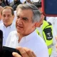 El Gobernador atribuyó el accidente a una posible falla mecánica en el vehículo, lo que provocó su precipitación hacia el barranco.