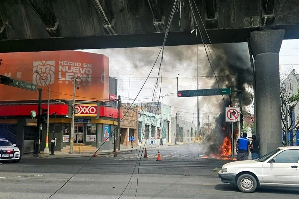 . Las llamas fueron controladas rápidamente por los rescatistas, evitando mayores daños en la zona.