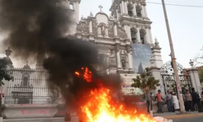 A pesar de estos hechos, el saldo de la marcha fue mayormente blanco, con excepción de una mujer que resultó lesionada al incendiarse por la quema de pancartas