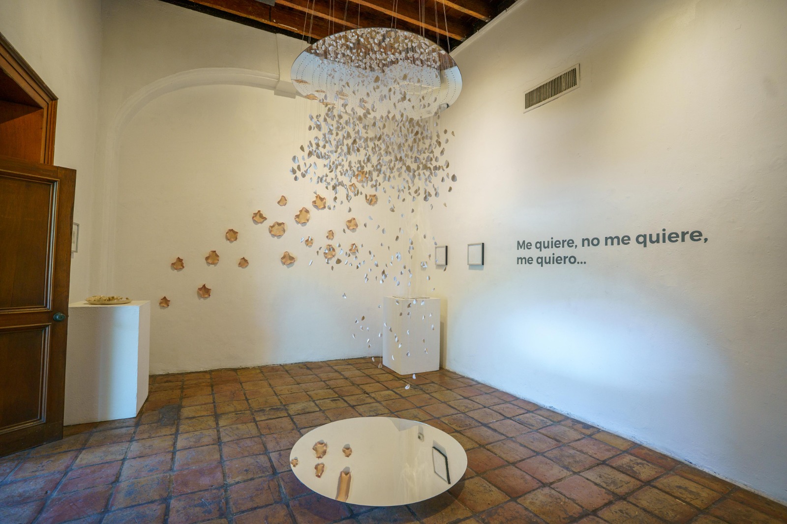 Estarán abiertos diariamente con entrada libre, se muestran pinturas y esculturas de los artistas Natalia Flores, Rosy Saldaña y Daniel Serna.