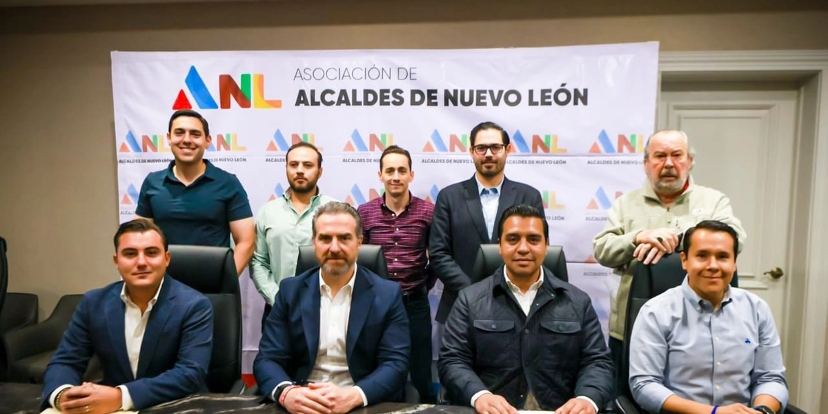 Los ediles coincidieron en la necesidad de planear, invertir y coordinar esfuerzos para atacar de raíz los congestionamientos viales que afectan a diario a miles de ciudadanos, especialmente en avenidas que cruzan varios municipios.