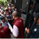 En la mesa de diálogo participan la titular de Gobernación, Rosa Icela Rodríguez; el Secretario de Educación, Mario Delgado; y un representante de la Secretaría de Hacienda.