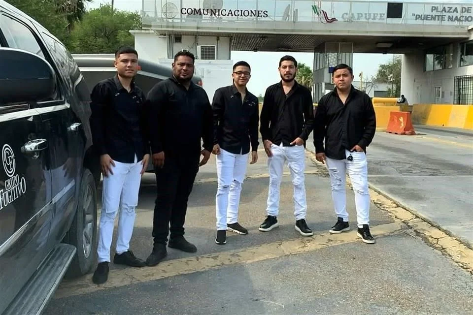 Las autoridades estatales informaron que las investigaciones llevaron a una zona donde se encontraron los cuerpos sin vida, y aunque aún no hay confirmación oficial de identidad, todo apunta a que se trata de los cinco músicos desaparecidos