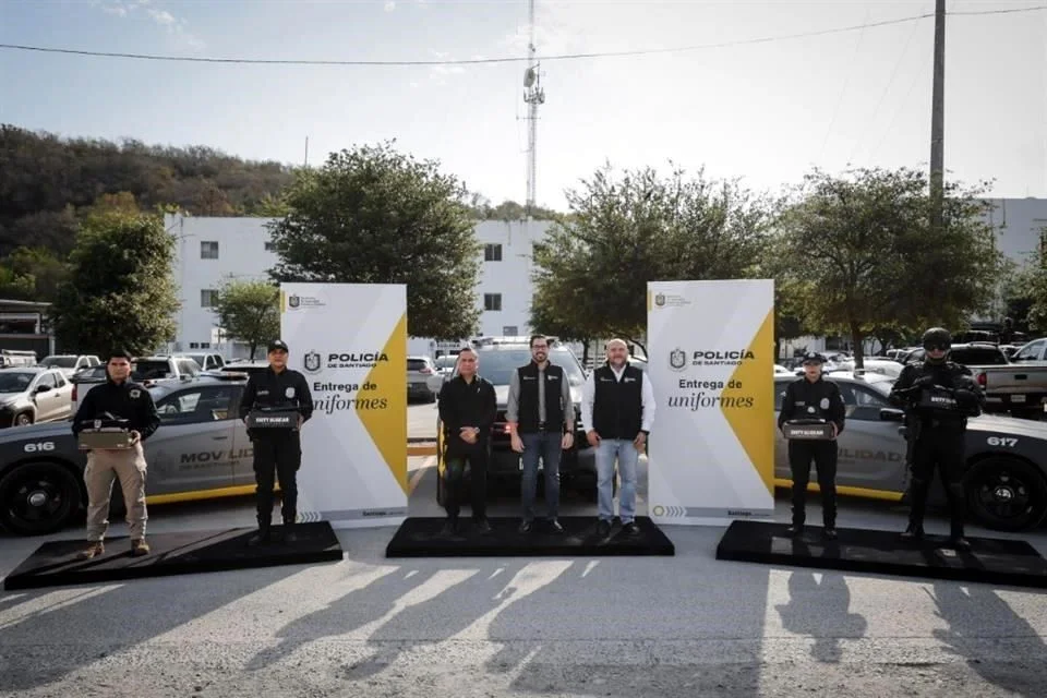 El Edil destacó que esta renovación forma parte del compromiso de mantener y elevar el nivel de profesionalismo de la corporación para seguir sirviendo con eficacia a la comunidad.