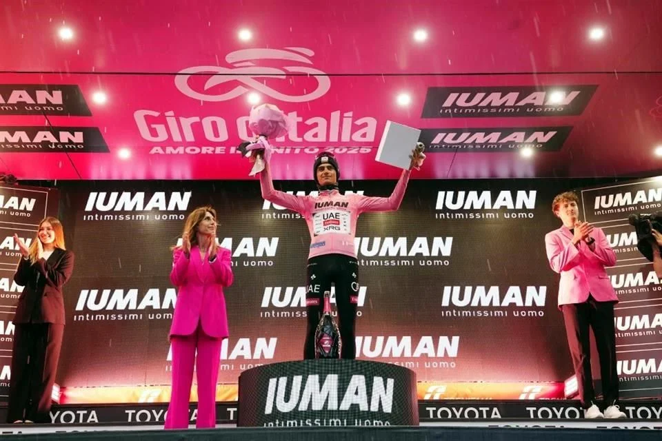 A pesar de ceder tiempo en esta etapa, Del Toro, del equipo UAE Emirates, sigue al frente de la clasificación general con un acumulado de 33 horas, 36 minutos y 45 segundos