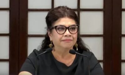 Durante el acto, Brugada pidió a los asistentes guardar un minuto de silencio en memoria de los funcionarios asesinados, gesto que marcó el tono solemne de la conferencia.